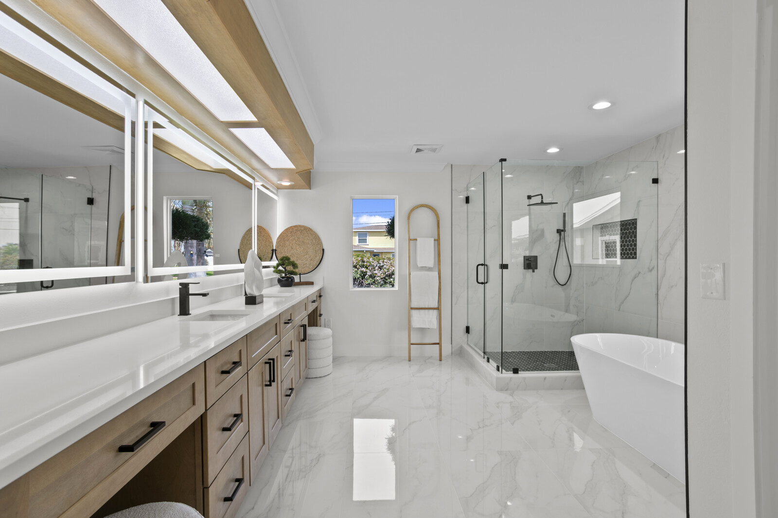 Staged bathroom, Tampa Bay FL