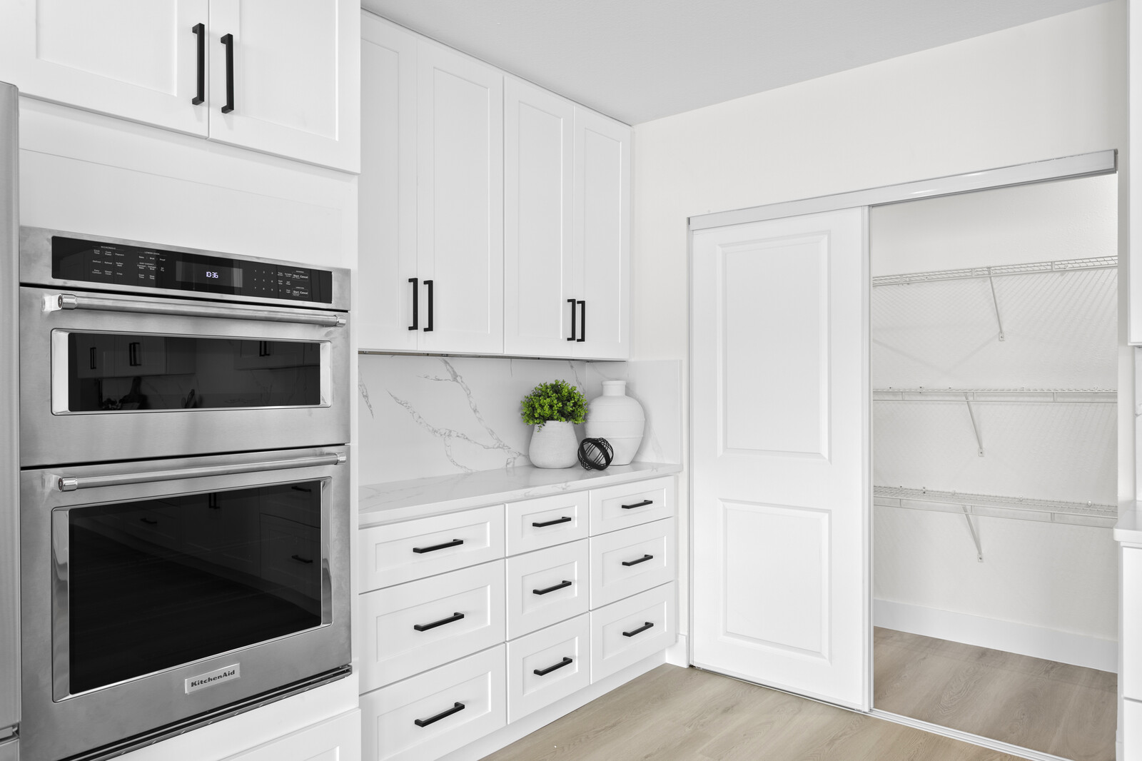 Staged kitchen, Tampa Bay FL