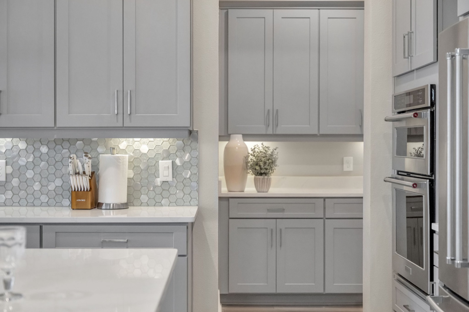Staged kitchen, Tampa Bay FL